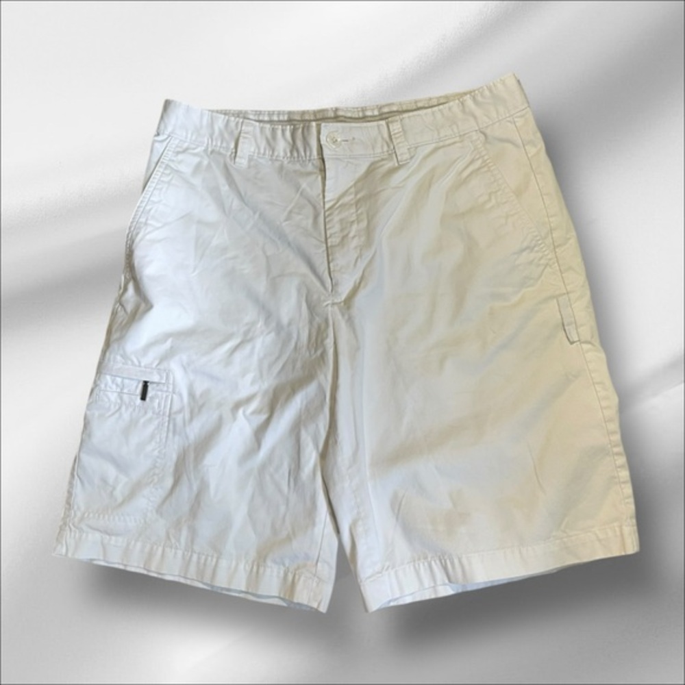 Lightly Used Greg Norman Collection White Cargo Shorts Classic Design (32 Waist)